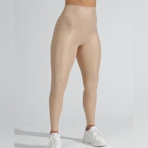 BuffBunny - Rosa Legging - Beige Gold Bossy - Medium